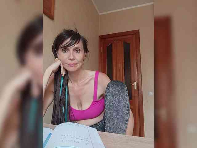 Hellenalonenochka webcam