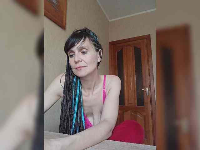 Hellenalonenochka webcam