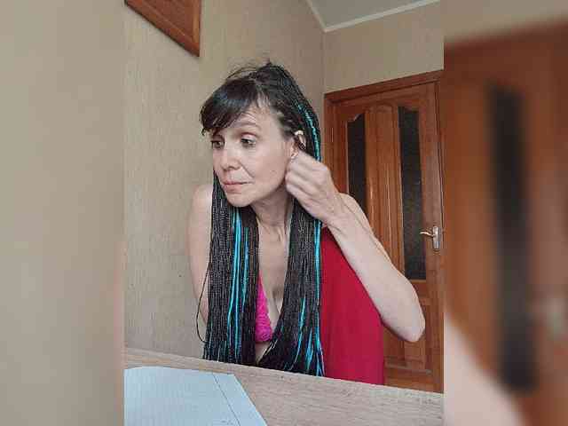 Hellenalonenochka webcam