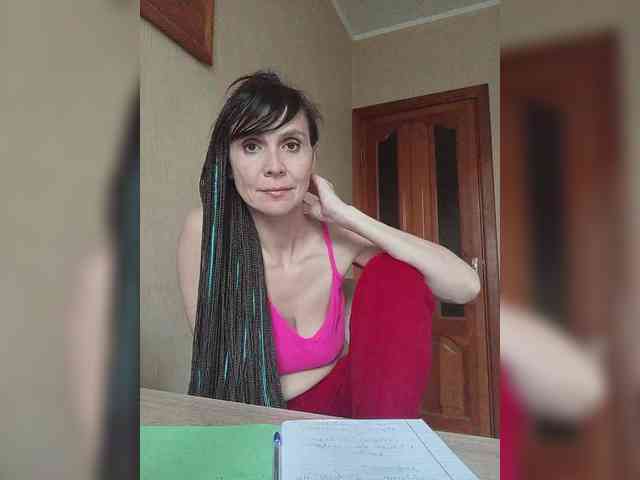 Hellenalonenochka webcam