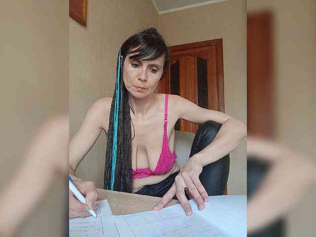 Hellenalonenochka webcam