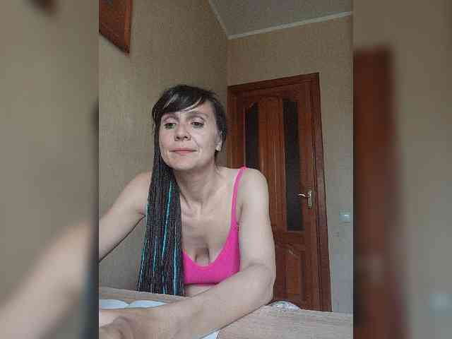 Hellenalonenochka webcam