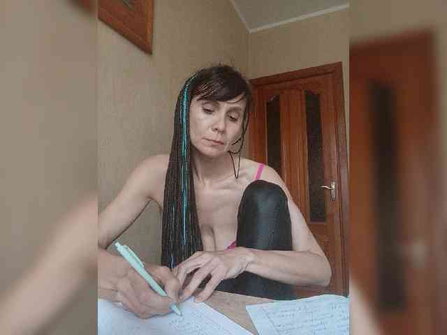 Hellenalonenochka webcam