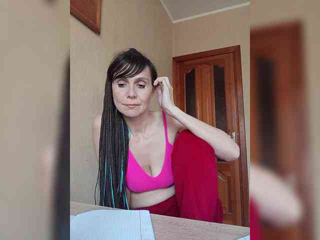 Hellenalonenochka webcam