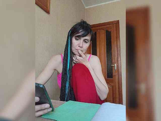 Hellenalonenochka webcam