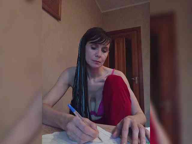 Hellenalonenochka webcam