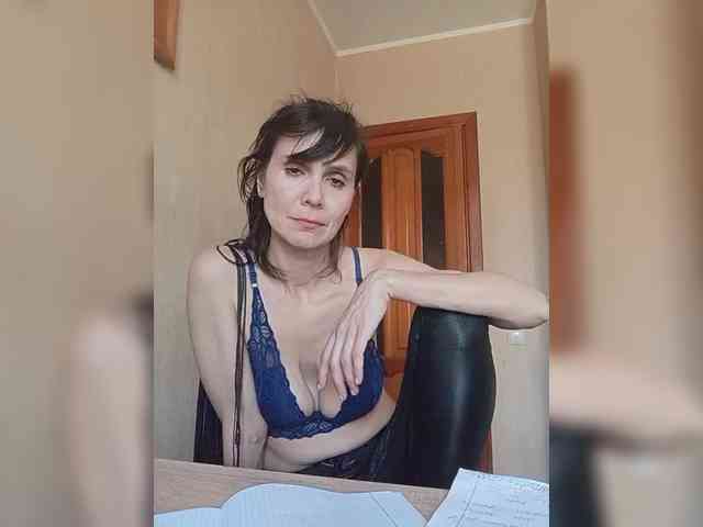 Hellenalonenochka webcam