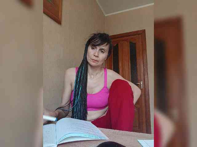 Hellenalonenochka webcam