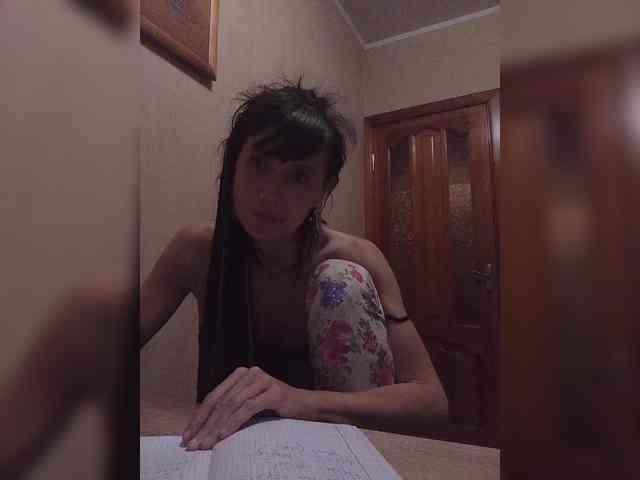 Hellenalonenochka webcam