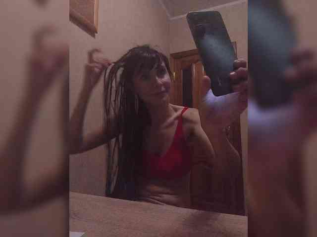 Hellenalonenochka webcam