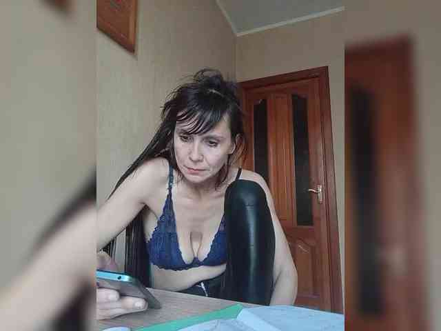 Hellenalonenochka webcam