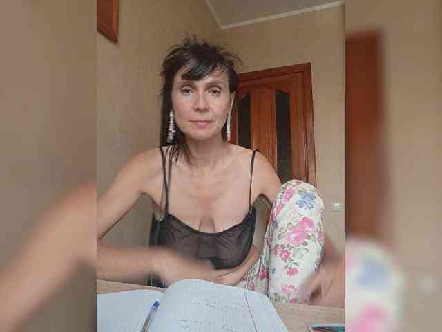 Hellenalonenochka webcam