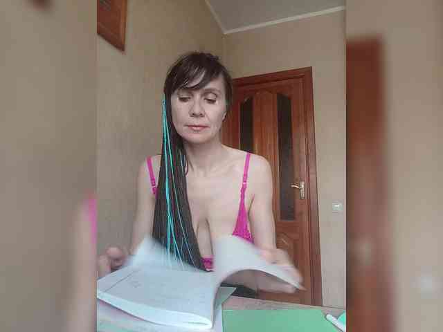 Hellenalonenochka webcam