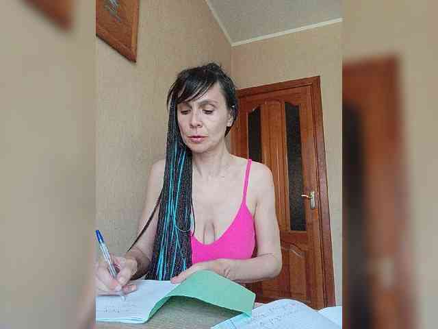 Hellenalonenochka webcam
