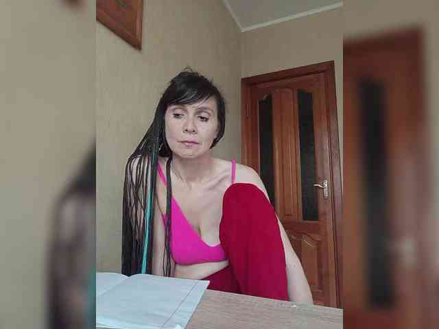 Hellenalonenochka webcam