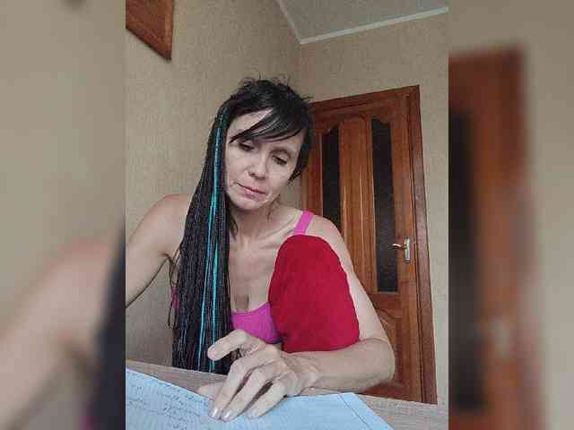 Hellenalonenochka webcam