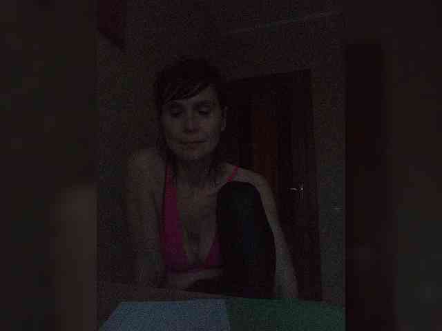 Hellenalonenochka webcam