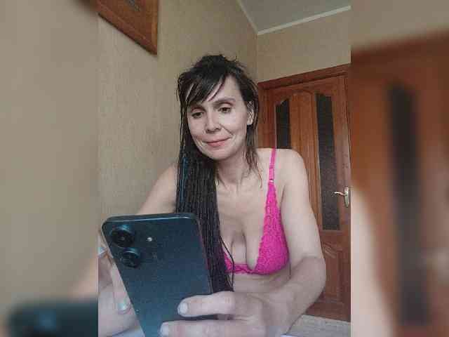 Hellenalonenochka webcam