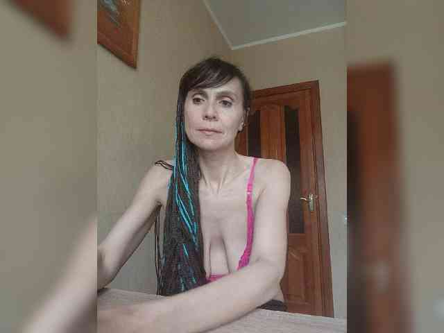 Hellenalonenochka webcam