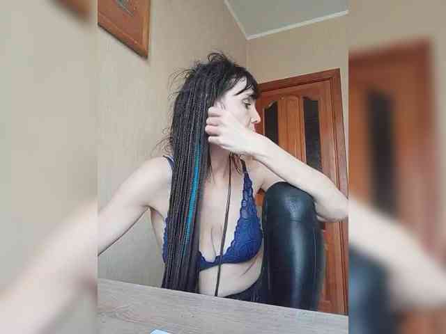 Hellenalonenochka webcam