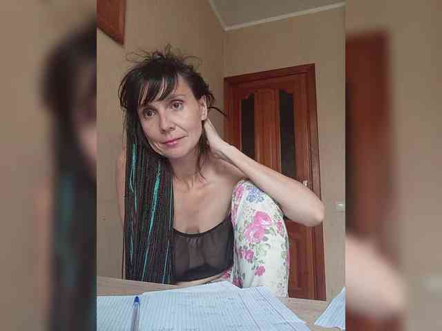 Hellenalonenochka webcam