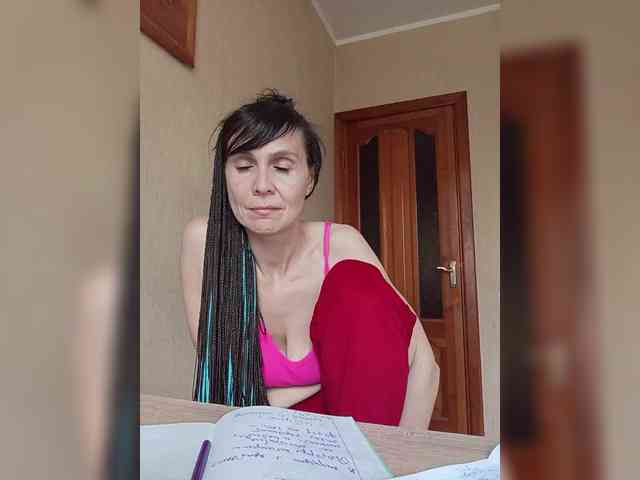 Hellenalonenochka webcam