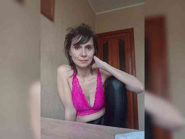 Hellenalonenochka webcam