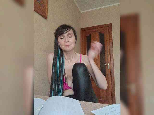 Hellenalonenochka webcam