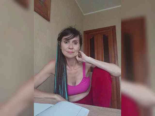Hellenalonenochka webcam