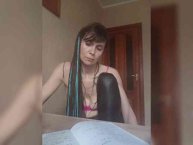 Hellenalonenochka webcam