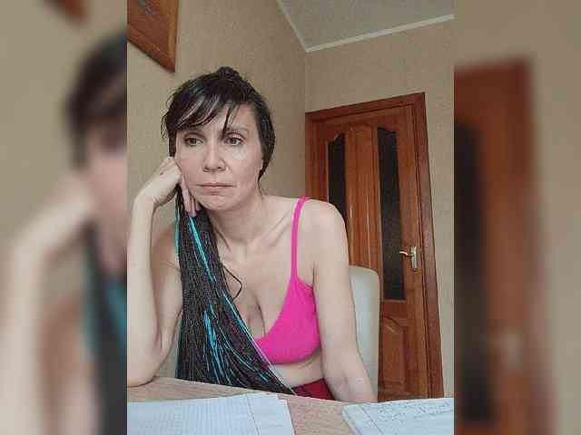 Hellenalonenochka webcam