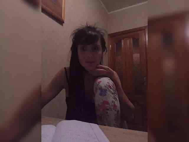 Hellenalonenochka webcam