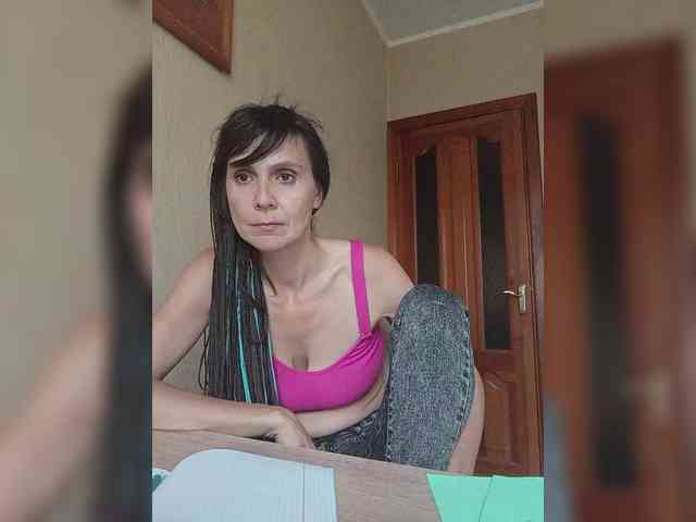 Hellenalonenochka webcam