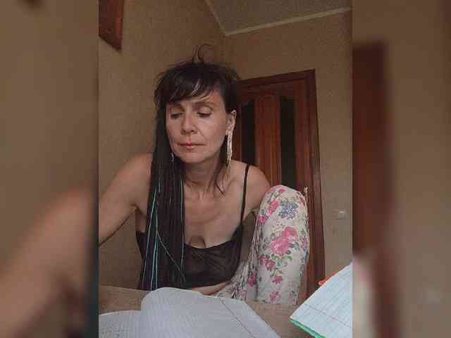 Hellenalonenochka webcam
