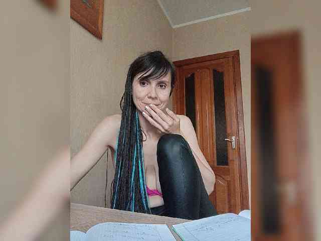 Hellenalonenochka webcam