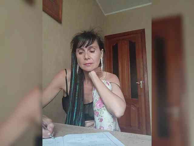 Hellenalonenochka webcam