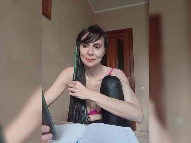 Hellenalonenochka webcam