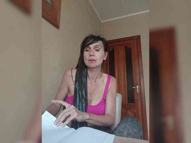 Hellenalonenochka webcam