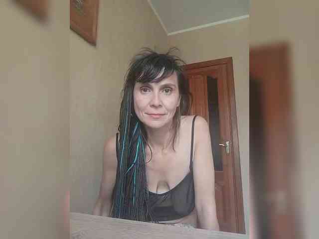 Hellenalonenochka webcam