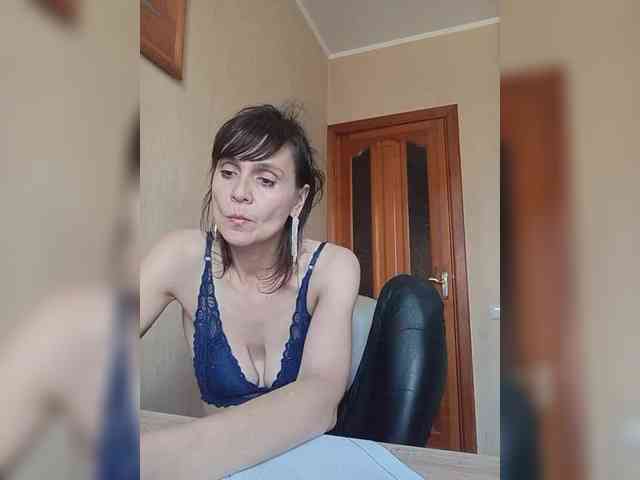 Hellenalonenochka webcam