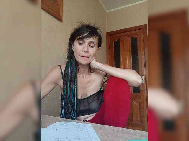 Hellenalonenochka webcam