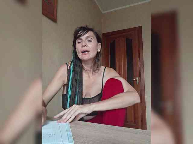 Hellenalonenochka webcam