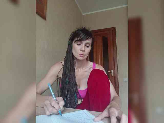 Hellenalonenochka webcam