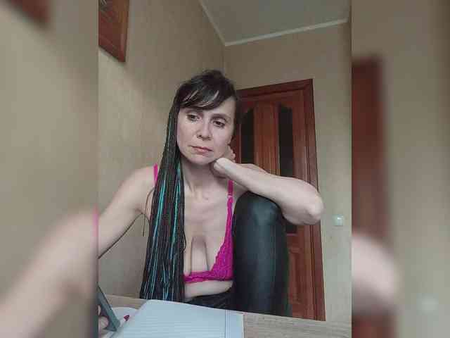 Hellenalonenochka webcam