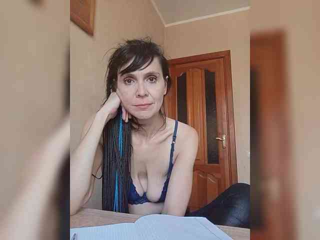 Hellenalonenochka webcam