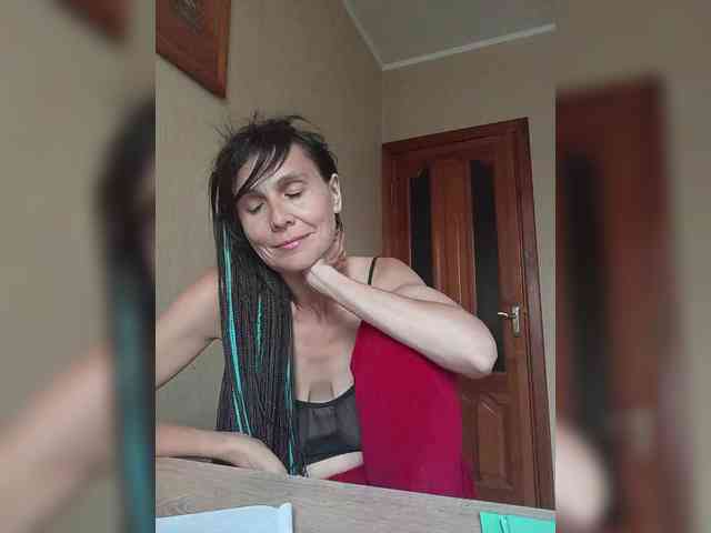 Hellenalonenochka webcam