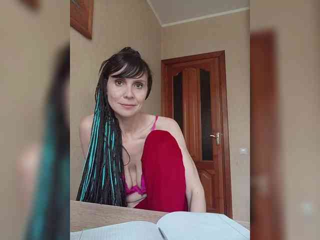 Hellenalonenochka webcam