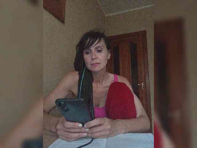 Hellenalonenochka webcam