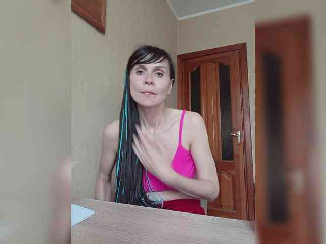 Hellenalonenochka webcam
