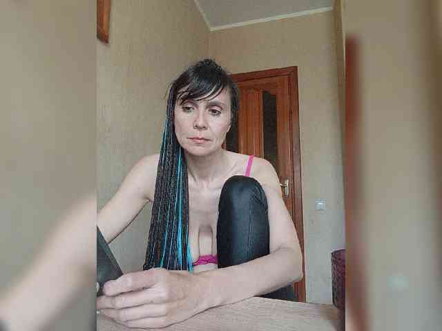 Hellenalonenochka webcam